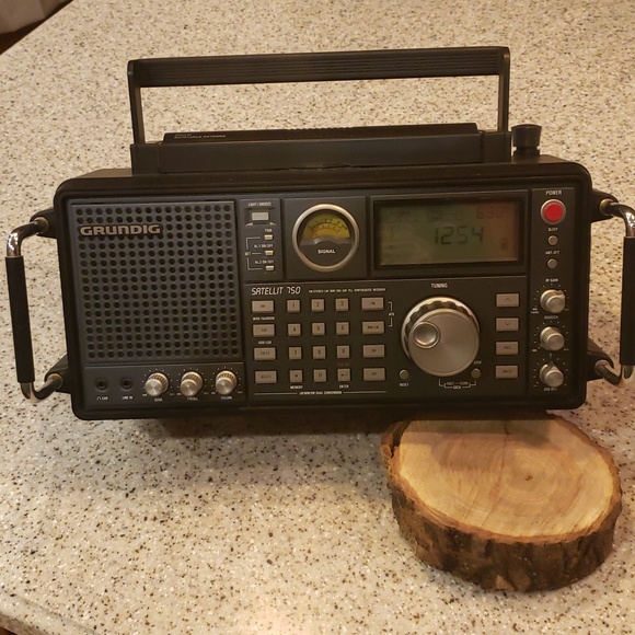 Grundig Satellit 750 Short Wave Receiver - Picture 1 of 15